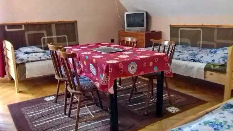 Mișcolț Cazare | Casă de oaspeți (K0812-20) Imaginea poate fi supusă drepturilor de autor. Se recomandă contactarea titularului drepturilor. Mișcolț Cazare | Casă de oaspeți (K0812-20) Imaginea poate fi supusă drepturilor de autor. Se recomandă contactarea titularului drepturilor.