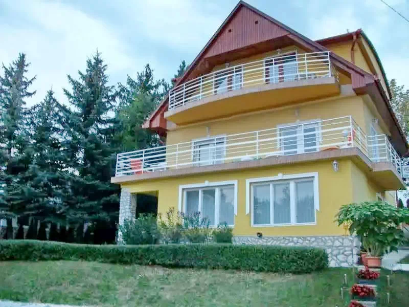 Mișcolț Cazare | Casă de oaspeți (K0860-12) Imaginea poate fi supusă drepturilor de autor. Se recomandă contactarea titularului drepturilor.