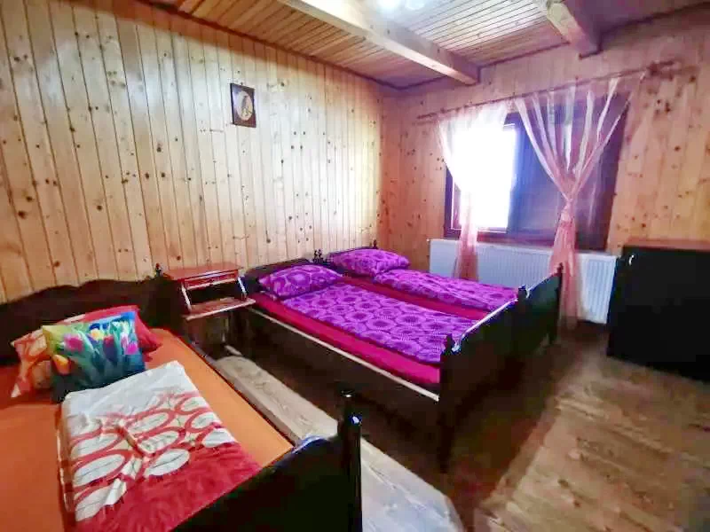 Valea Boga Cazare | Cabană (K0618-8) Imaginea poate fi supusă drepturilor de autor. Se recomandă contactarea titularului drepturilor. Valea Boga Cazare | Cabană (K0618-8) Imaginea poate fi supusă drepturilor de autor. Se recomandă contactarea titularului drepturilor.