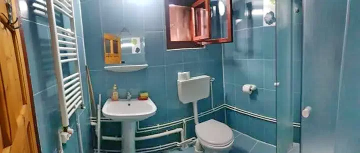 Valea Boga Cazare | Cabană (K0618-9) Imaginea poate fi supusă drepturilor de autor. Se recomandă contactarea titularului drepturilor. Valea Boga Cazare | Cabană (K0618-9) Imaginea poate fi supusă drepturilor de autor. Se recomandă contactarea titularului drepturilor.