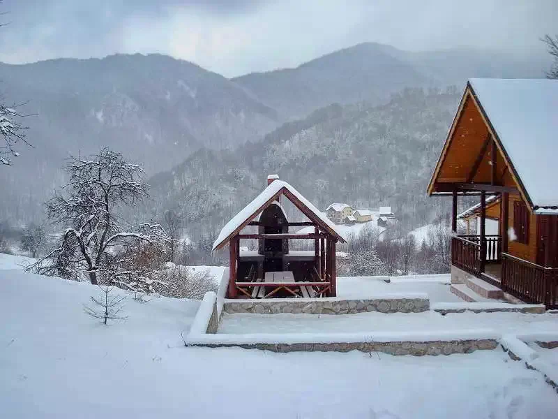 Valea Boga Cazare | Cabană (K0618-13) Imaginea poate fi supusă drepturilor de autor. Se recomandă contactarea titularului drepturilor. Valea Boga Cazare | Cabană (K0618-13) Imaginea poate fi supusă drepturilor de autor. Se recomandă contactarea titularului drepturilor.
