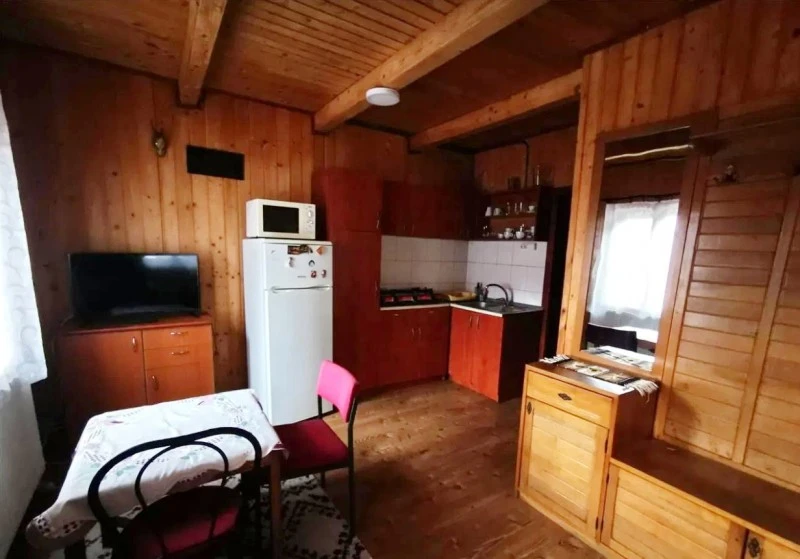 Valea Boga Cazare | Cabană (K0618-17) Imaginea poate fi supusă drepturilor de autor. Se recomandă contactarea titularului drepturilor. Valea Boga Cazare | Cabană (K0618-17) Imaginea poate fi supusă drepturilor de autor. Se recomandă contactarea titularului drepturilor.
