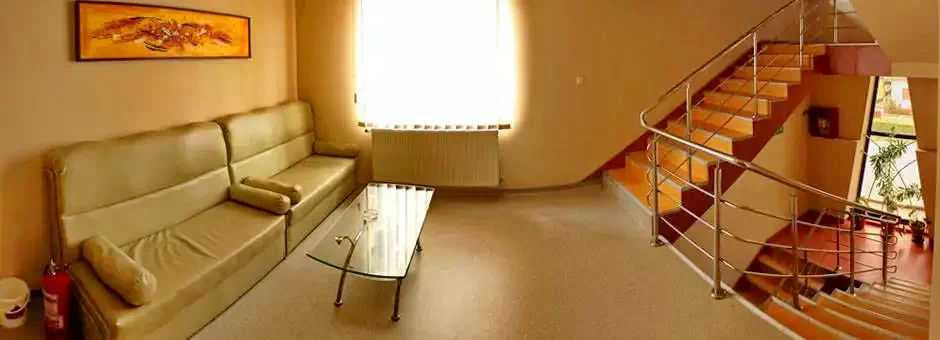 Nagyenyed Szállás | Panzió (K1148-4) A kép szerzői jogvédelem alatt állhat. Javasolt a kapcsolatfelvétel a jog tulajdonossal. Nagyenyed Szállás | Panzió (K1148-4) A kép szerzői jogvédelem alatt állhat. Javasolt a kapcsolatfelvétel a jog tulajdonossal.