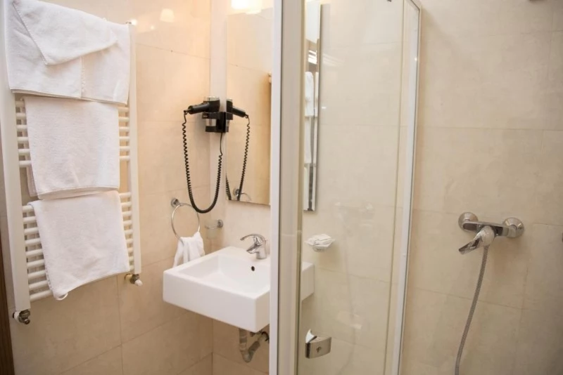 Băile Olănești Cazare | Hotel*** (K0748-28) Imaginea poate fi supusă drepturilor de autor. Se recomandă contactarea titularului drepturilor. Băile Olănești Cazare | Hotel*** (K0748-28) Imaginea poate fi supusă drepturilor de autor. Se recomandă contactarea titularului drepturilor.