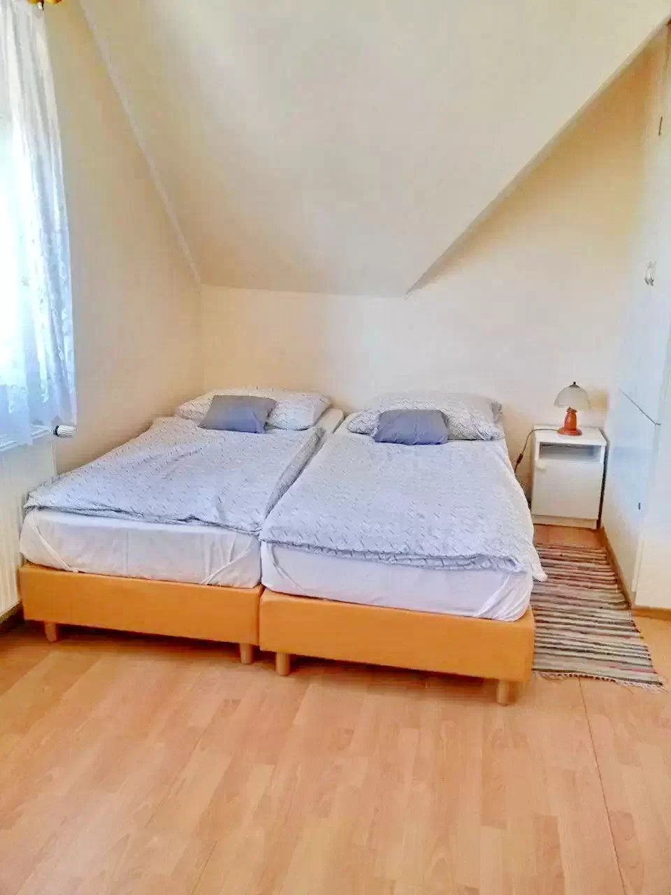 Mișcolț Cazare | Casă de oaspeți (K0861-24) Imaginea poate fi supusă drepturilor de autor. Se recomandă contactarea titularului drepturilor.