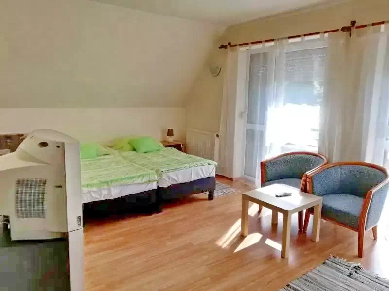Mișcolț Cazare | Casă de oaspeți (K0861-29) Imaginea poate fi supusă drepturilor de autor. Se recomandă contactarea titularului drepturilor.