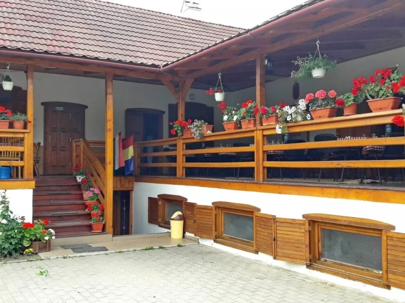 Crișeni Cazare | Căsuțe tip camping (K1128-2) Imaginea poate fi supusă drepturilor de autor. Se recomandă contactarea titularului drepturilor.