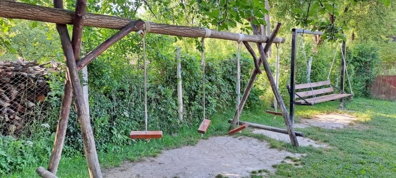 Crișeni Cazare | Căsuțe tip camping (K1128-12) Imaginea poate fi supusă drepturilor de autor. Se recomandă contactarea titularului drepturilor.
