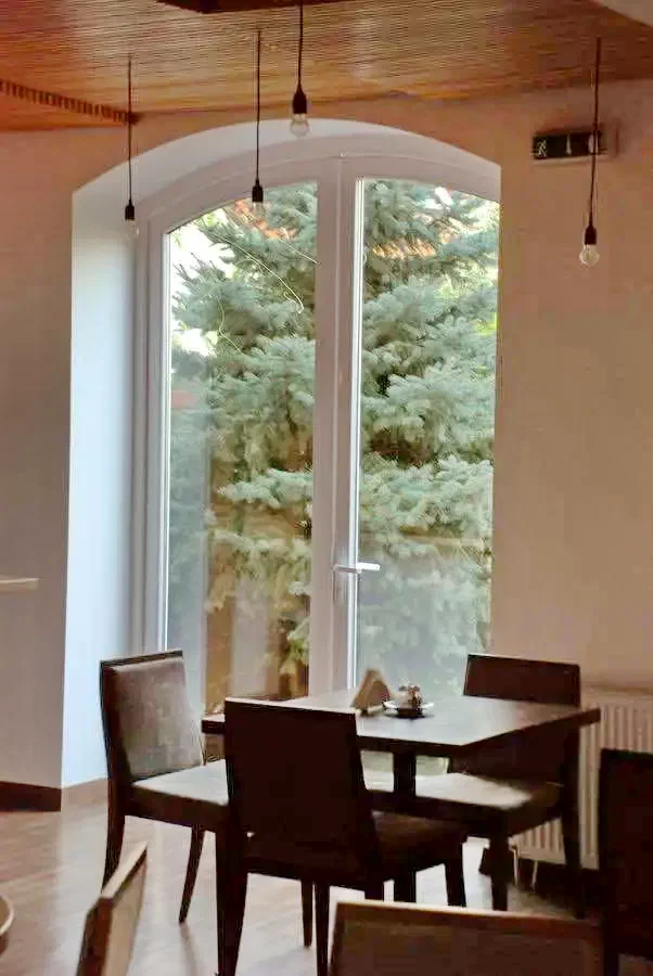 Cazare Oradea - The Zen Hostel (fosta Pensiunea Posticum)*** | Nagyvárad - The Zen Hostel (volt Posticum Panzió)***. Imaginea poate fi supusă drepturilor de autor. Se recomandă contactarea titularului drepturilor.