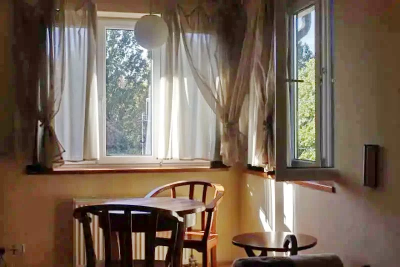 Cazare Oradea - The Zen Hostel (fosta Pensiunea Posticum)*** | Nagyvárad - The Zen Hostel (volt Posticum Panzió)***. Imaginea poate fi supusă drepturilor de autor. Se recomandă contactarea titularului drepturilor.