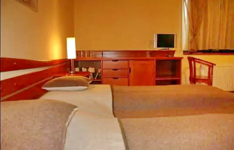 Cazare Oradea - The Zen Hostel (fosta Pensiunea Posticum)*** | Nagyvárad - The Zen Hostel (volt Posticum Panzió)***. Imaginea poate fi supusă drepturilor de autor. Se recomandă contactarea titularului drepturilor.