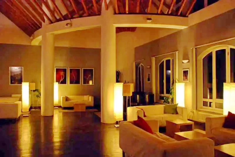 Cazare Oradea - The Zen Hostel (fosta Pensiunea Posticum)*** | Nagyvárad - The Zen Hostel (volt Posticum Panzió)***. Imaginea poate fi supusă drepturilor de autor. Se recomandă contactarea titularului drepturilor.