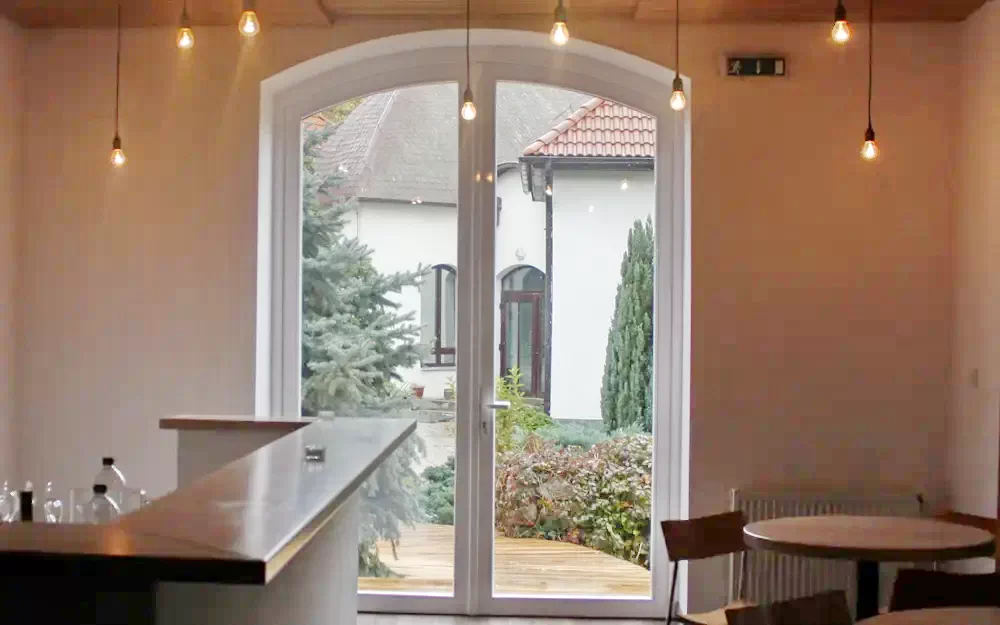 Cazare Oradea - The Zen Hostel (fosta Pensiunea Posticum)*** | Nagyvárad - The Zen Hostel (volt Posticum Panzió)***. Imaginea poate fi supusă drepturilor de autor. Se recomandă contactarea titularului drepturilor.
