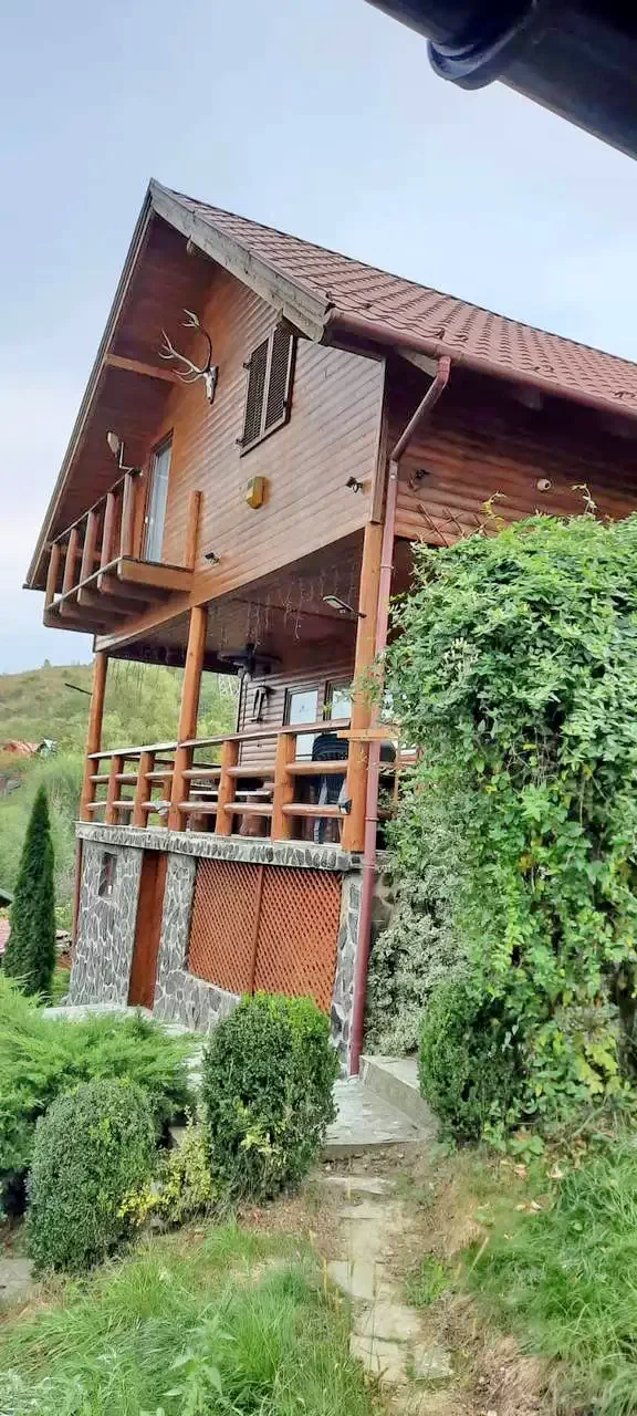 Bezidu Nou Cazare | Cabană (K0648-15) Imaginea poate fi supusă drepturilor de autor. Se recomandă contactarea titularului drepturilor. Bezidu Nou Cazare | Cabană (K0648-15) Imaginea poate fi supusă drepturilor de autor. Se recomandă contactarea titularului drepturilor.