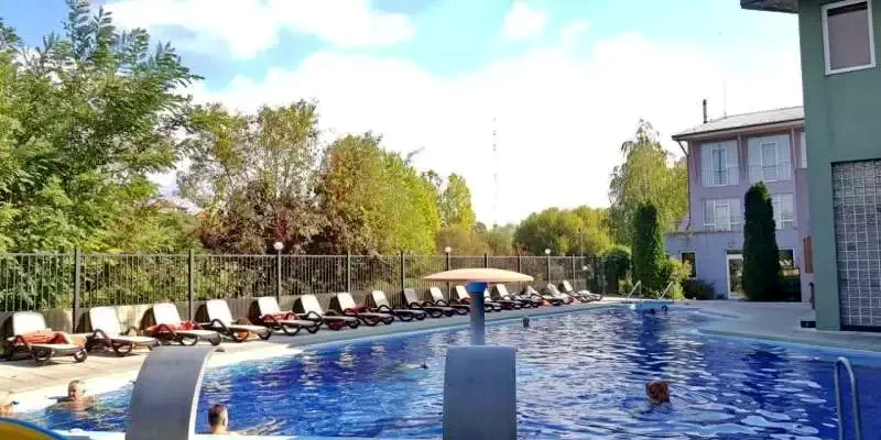 Băile 1 Mai Cazare | Hotel**** (K0755-37) Imaginea poate fi supusă drepturilor de autor. Se recomandă contactarea titularului drepturilor. Băile 1 Mai Cazare | Hotel**** (K0755-37) Imaginea poate fi supusă drepturilor de autor. Se recomandă contactarea titularului drepturilor.