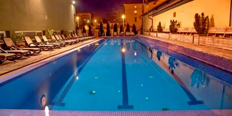 Băile 1 Mai Cazare | Hotel**** (K0755-38) Imaginea poate fi supusă drepturilor de autor. Se recomandă contactarea titularului drepturilor. Băile 1 Mai Cazare | Hotel**** (K0755-38) Imaginea poate fi supusă drepturilor de autor. Se recomandă contactarea titularului drepturilor.