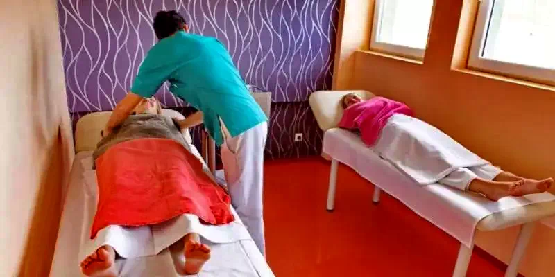 Băile 1 Mai Cazare | Hotel**** (K0755-42) Imaginea poate fi supusă drepturilor de autor. Se recomandă contactarea titularului drepturilor. Băile 1 Mai Cazare | Hotel**** (K0755-42) Imaginea poate fi supusă drepturilor de autor. Se recomandă contactarea titularului drepturilor.