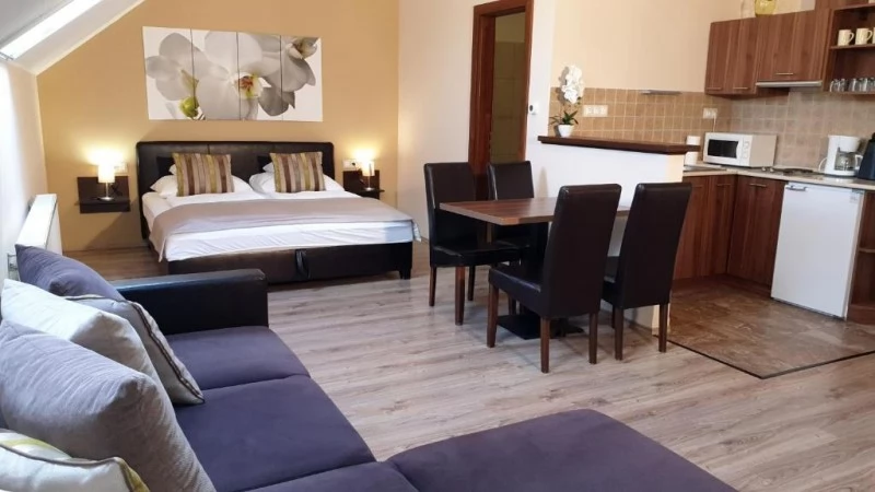 Gyula Szállás | Apartmanház (K0018-27) A kép szerzői jogvédelem alatt állhat. Javasolt a kapcsolatfelvétel a jog tulajdonossal. Gyula Szállás | Apartmanház (K0018-27) A kép szerzői jogvédelem alatt állhat. Javasolt a kapcsolatfelvétel a jog tulajdonossal.