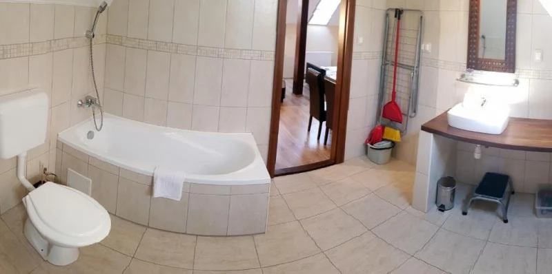 Jula Cazare | Casă de apartamente (K0018-44) Imaginea poate fi supusă drepturilor de autor. Se recomandă contactarea titularului drepturilor.