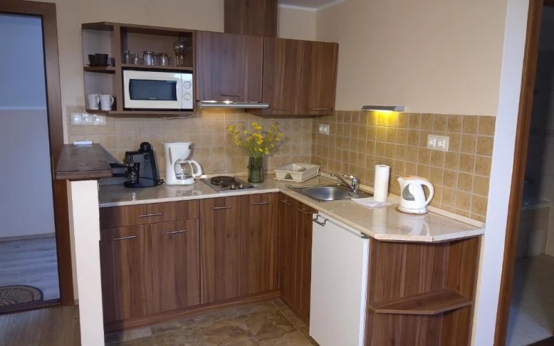 Jula Cazare | Casă de apartamente (K0018-59) Imaginea poate fi supusă drepturilor de autor. Se recomandă contactarea titularului drepturilor.