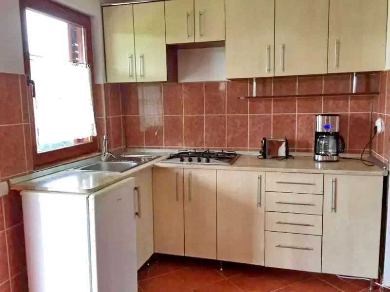 Szováta Szállás | Kulcsosház (K0330-4) A kép szerzői jogvédelem alatt állhat. Javasolt a kapcsolatfelvétel a jog tulajdonossal.