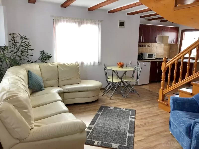 Sovata Cazare | Cabană (K0330-20) Imaginea poate fi supusă drepturilor de autor. Se recomandă contactarea titularului drepturilor.