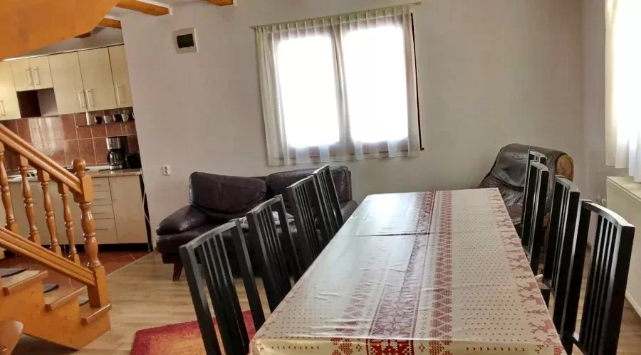 Sovata Cazare | Cabană (K0330-21) Imaginea poate fi supusă drepturilor de autor. Se recomandă contactarea titularului drepturilor.