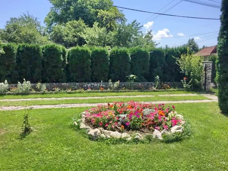 Sovata Cazare | Cabană (K0330-35) Imaginea poate fi supusă drepturilor de autor. Se recomandă contactarea titularului drepturilor.