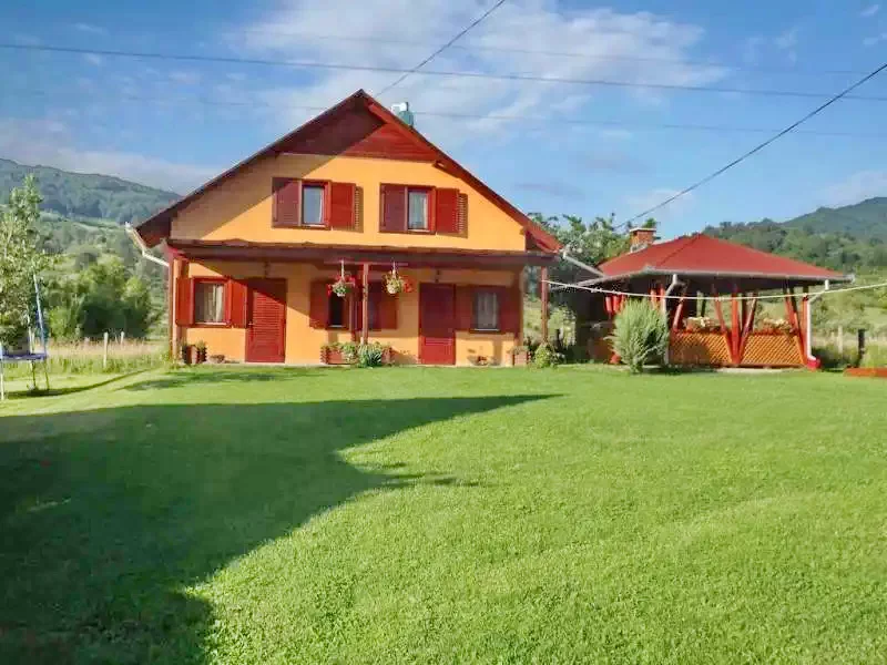 Sovata Cazare | Cabană (K0330-36) Imaginea poate fi supusă drepturilor de autor. Se recomandă contactarea titularului drepturilor.
