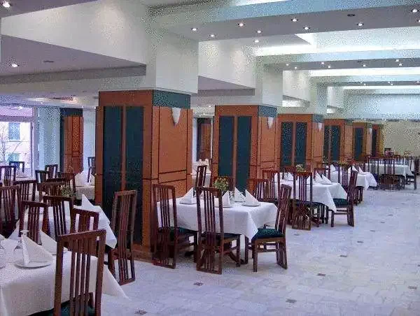 Tulcea Cazare | Hotel*** (K1305-5) Imaginea poate fi supusă drepturilor de autor. Se recomandă contactarea titularului drepturilor.