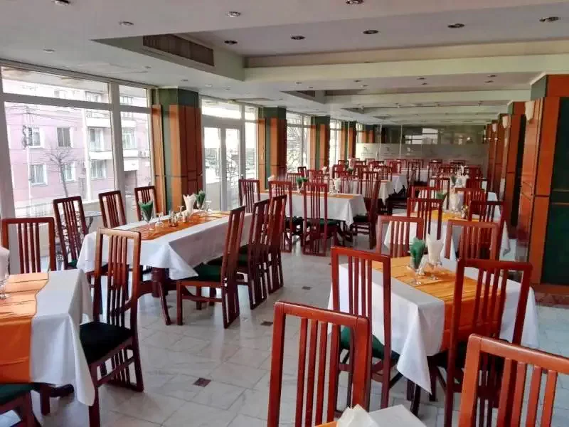 Tulcea Cazare | Hotel*** (K1305-7) Imaginea poate fi supusă drepturilor de autor. Se recomandă contactarea titularului drepturilor.