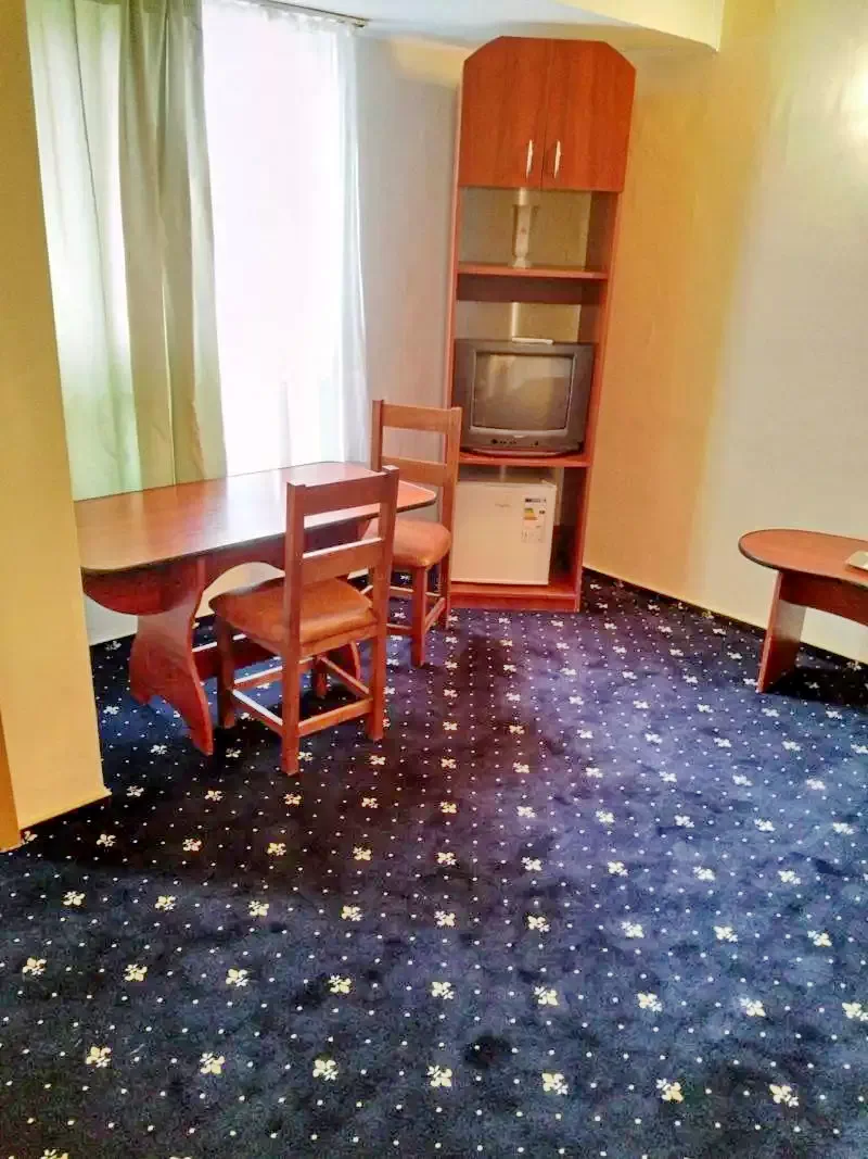 Tulcea Cazare | Hotel*** (K1305-25) Imaginea poate fi supusă drepturilor de autor. Se recomandă contactarea titularului drepturilor.
