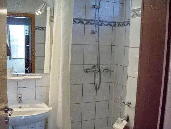 Tulcea Cazare | Hotel*** (K1305-34) Imaginea poate fi supusă drepturilor de autor. Se recomandă contactarea titularului drepturilor.