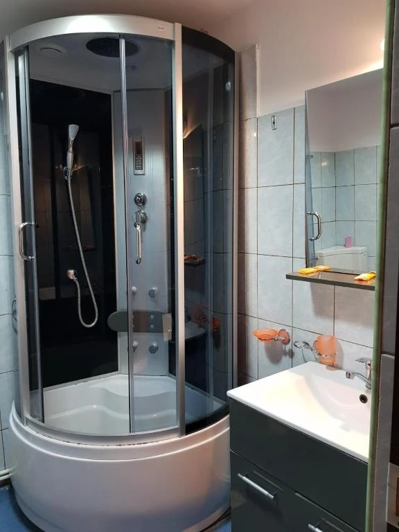 Nagyenyed Szállás | Hotel*** (K1612-27) A kép szerzői jogvédelem alatt állhat. Javasolt a kapcsolatfelvétel a jog tulajdonossal. Nagyenyed Szállás | Hotel*** (K1612-27) A kép szerzői jogvédelem alatt állhat. Javasolt a kapcsolatfelvétel a jog tulajdonossal.