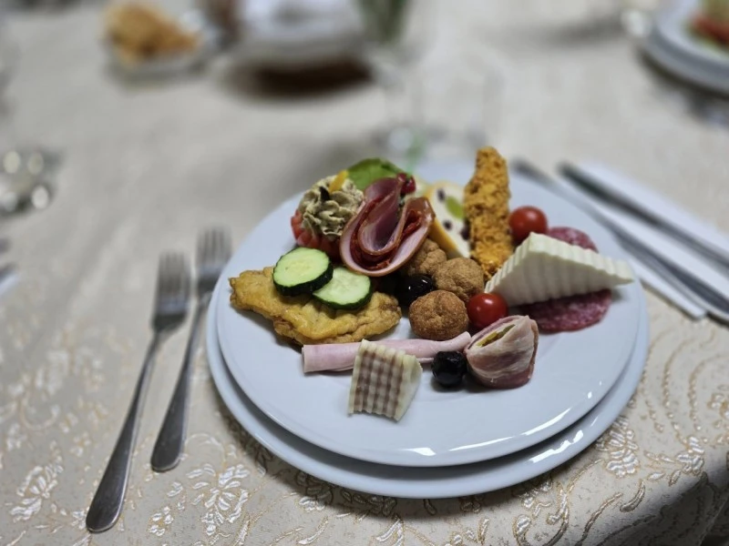 Nagyenyed Szállás | Hotel*** (K1612-45) A kép szerzői jogvédelem alatt állhat. Javasolt a kapcsolatfelvétel a jog tulajdonossal. Nagyenyed Szállás | Hotel*** (K1612-45) A kép szerzői jogvédelem alatt állhat. Javasolt a kapcsolatfelvétel a jog tulajdonossal.