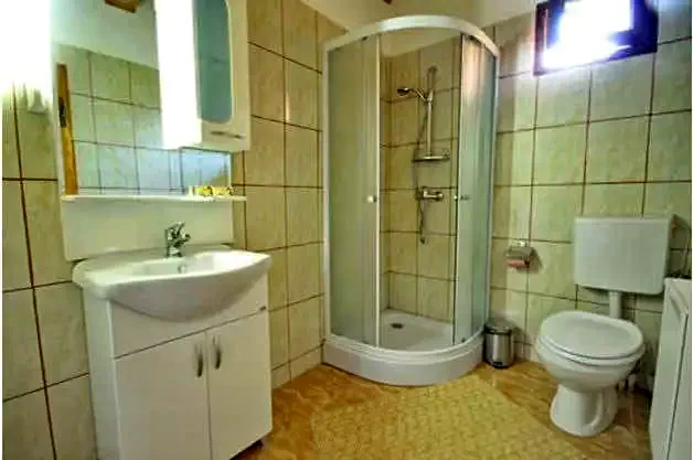 Cazare Băile Herculane - Căsuțele Casa Ecologică*** | Herkulesfürdő - Casa Ecologică Házak*** . Imaginea poate fi supusă drepturilor de autor. Se recomandă contactarea titularului drepturilor.