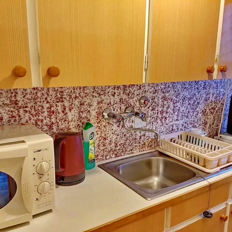  Cazare | Casă de apartamente (K0939-6) Imaginea poate fi supusă drepturilor de autor. Se recomandă contactarea titularului drepturilor.
