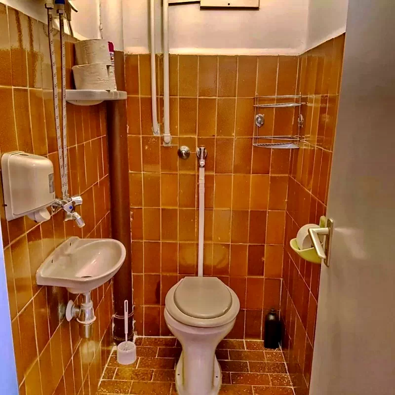  Cazare | Casă de apartamente (K0939-11) Imaginea poate fi supusă drepturilor de autor. Se recomandă contactarea titularului drepturilor.
