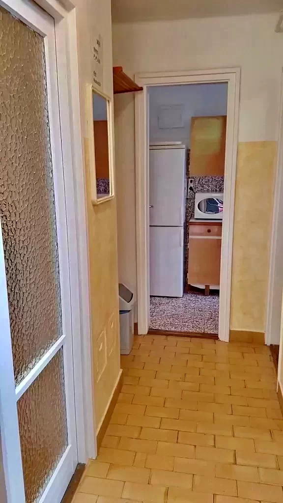  Cazare | Casă de apartamente (K0939-30) Imaginea poate fi supusă drepturilor de autor. Se recomandă contactarea titularului drepturilor.