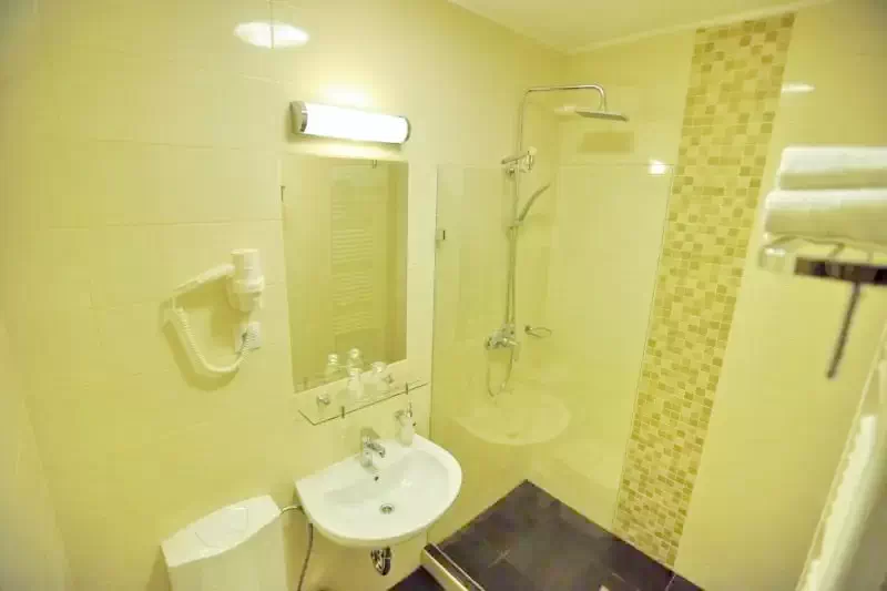 Jula Cazare | Hotel*** (K0002-14) Imaginea poate fi supusă drepturilor de autor. Se recomandă contactarea titularului drepturilor.