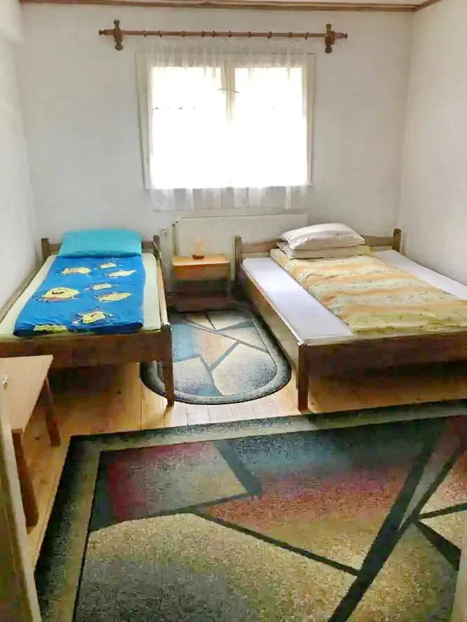 Valea Boga Cazare | Cabană (K1347-21) Imaginea poate fi supusă drepturilor de autor. Se recomandă contactarea titularului drepturilor. Valea Boga Cazare | Cabană (K1347-21) Imaginea poate fi supusă drepturilor de autor. Se recomandă contactarea titularului drepturilor.