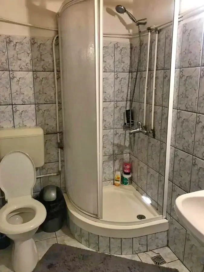 Valea Boga Cazare | Cabană (K1347-27) Imaginea poate fi supusă drepturilor de autor. Se recomandă contactarea titularului drepturilor. Valea Boga Cazare | Cabană (K1347-27) Imaginea poate fi supusă drepturilor de autor. Se recomandă contactarea titularului drepturilor.