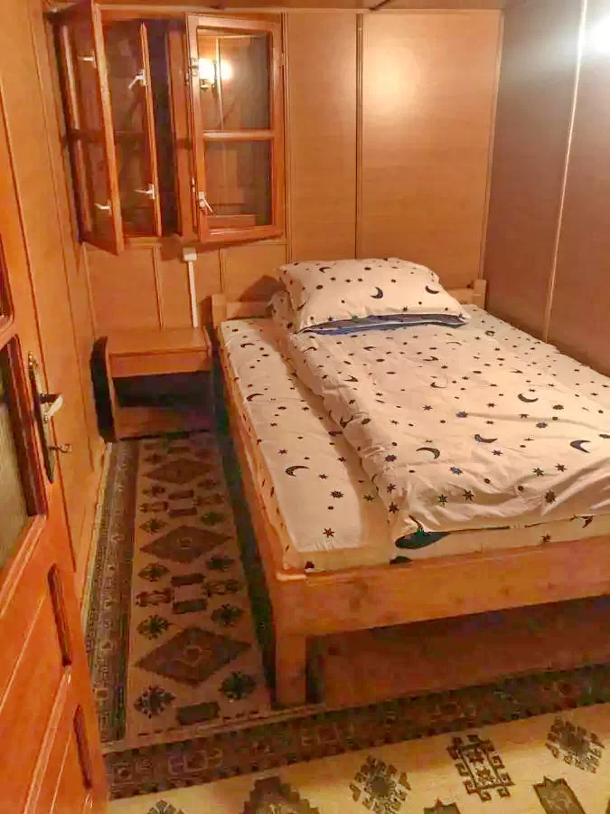 Valea Boga Cazare | Cabană (K1347-39) Imaginea poate fi supusă drepturilor de autor. Se recomandă contactarea titularului drepturilor. Valea Boga Cazare | Cabană (K1347-39) Imaginea poate fi supusă drepturilor de autor. Se recomandă contactarea titularului drepturilor.