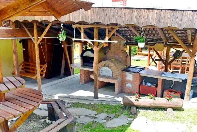 Marosfő Szállás | Panzió (K0467-23) A kép szerzői jogvédelem alatt állhat. Javasolt a kapcsolatfelvétel a jog tulajdonossal. Marosfő Szállás | Panzió (K0467-23) A kép szerzői jogvédelem alatt állhat. Javasolt a kapcsolatfelvétel a jog tulajdonossal.