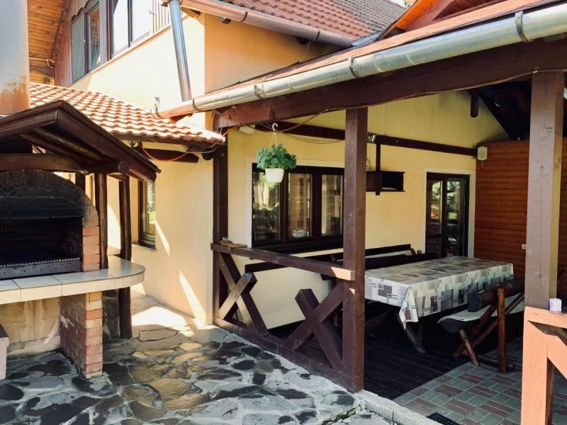 Marosfő Szállás | Panzió (K0467-28) A kép szerzői jogvédelem alatt állhat. Javasolt a kapcsolatfelvétel a jog tulajdonossal. Marosfő Szállás | Panzió (K0467-28) A kép szerzői jogvédelem alatt állhat. Javasolt a kapcsolatfelvétel a jog tulajdonossal.