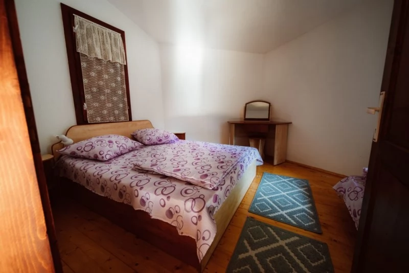 Szováta Szállás | Vendégház (K1452-10) A kép szerzői jogvédelem alatt állhat. Javasolt a kapcsolatfelvétel a jog tulajdonossal. Szováta Szállás | Vendégház (K1452-10) A kép szerzői jogvédelem alatt állhat. Javasolt a kapcsolatfelvétel a jog tulajdonossal.