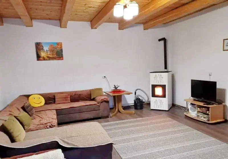Sovata Cazare | Cabană (K0319-4) Imaginea poate fi supusă drepturilor de autor. Se recomandă contactarea titularului drepturilor. Sovata Cazare | Cabană (K0319-4) Imaginea poate fi supusă drepturilor de autor. Se recomandă contactarea titularului drepturilor.