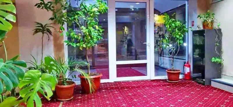 Timișu de Jos Cazare | Hotel** (K1083-6) Imaginea poate fi supusă drepturilor de autor. Se recomandă contactarea titularului drepturilor. Timișu de Jos Cazare | Hotel** (K1083-6) Imaginea poate fi supusă drepturilor de autor. Se recomandă contactarea titularului drepturilor.