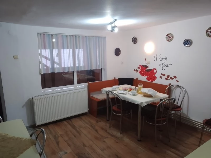Brașov Cazare | Pensiune (K0088-24) Imaginea poate fi supusă drepturilor de autor. Se recomandă contactarea titularului drepturilor.