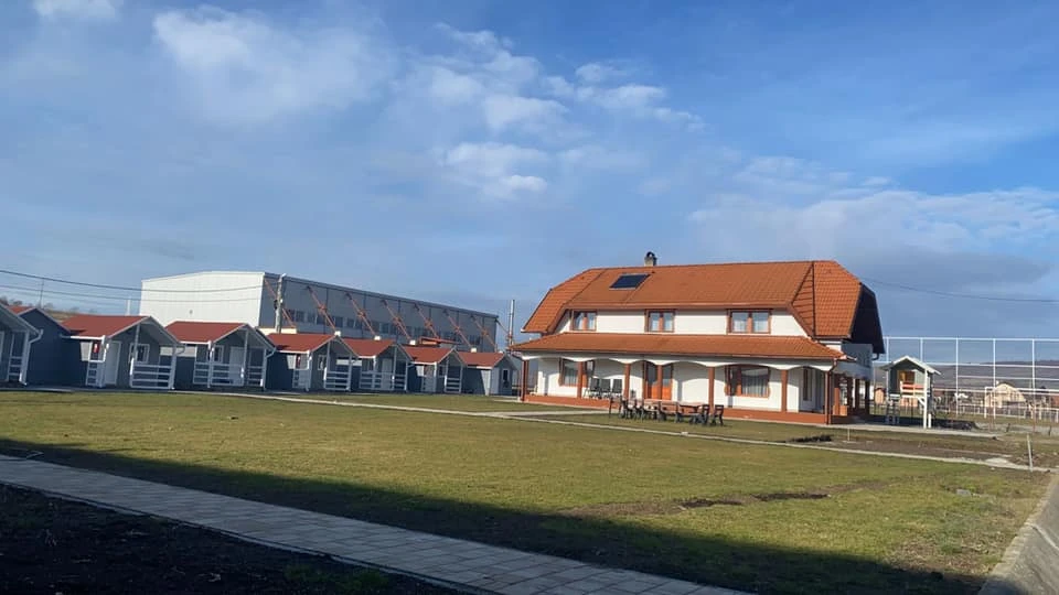 Lupeni Cazare | Cabană (K1123-19) Imaginea poate fi supusă drepturilor de autor. Se recomandă contactarea titularului drepturilor.